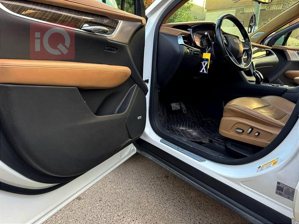 كاديلاك XT6